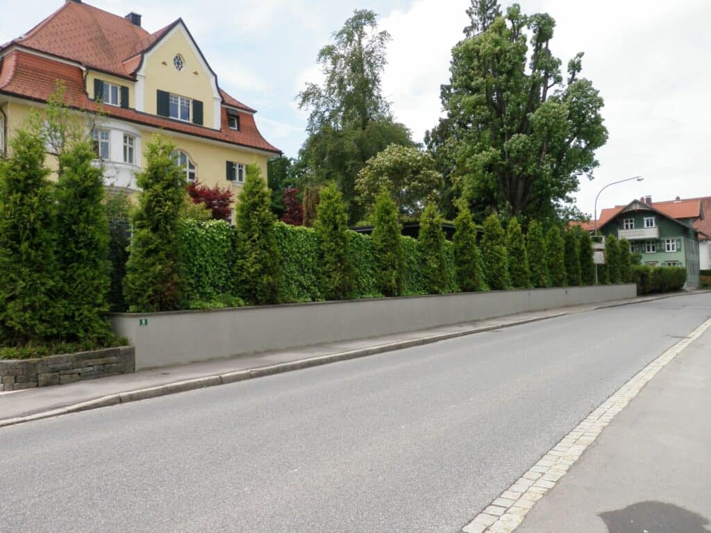 Green noise protection barrier by RAU in residential area in Meckatz, Germany